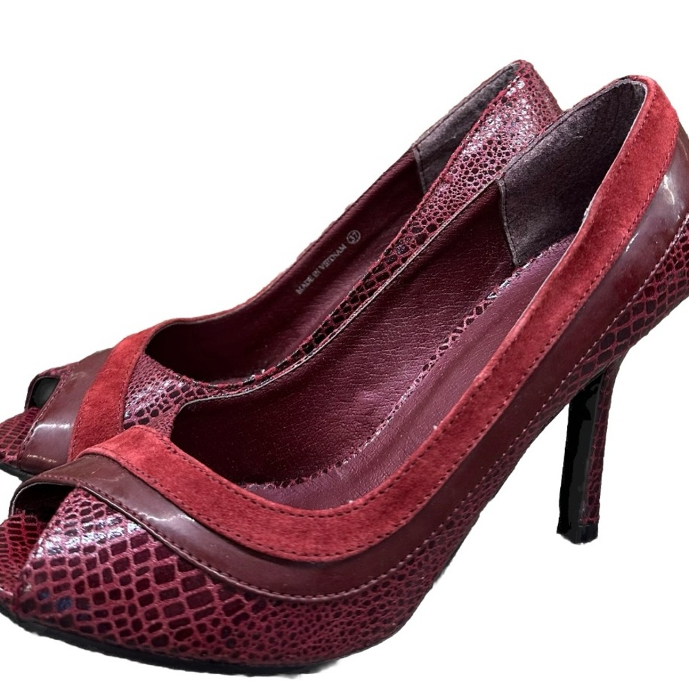 Women's Red Mixed-Material Peep-Toe High Heel Pump - Picture 2 of 14